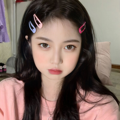很多人点赞的2025年高清图女头像
