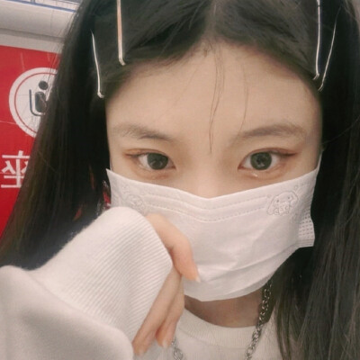 很多人点赞的2025年高清图女头像