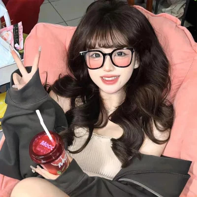 超赞的真人女生2025年头像图片