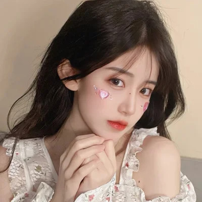 超赞的真人女生2025年头像图片
