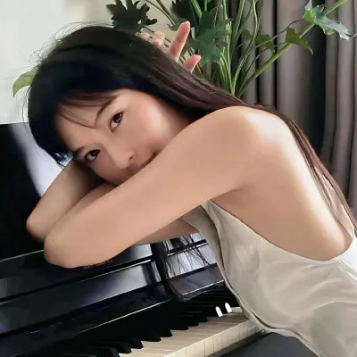 2025爆款头像女真人