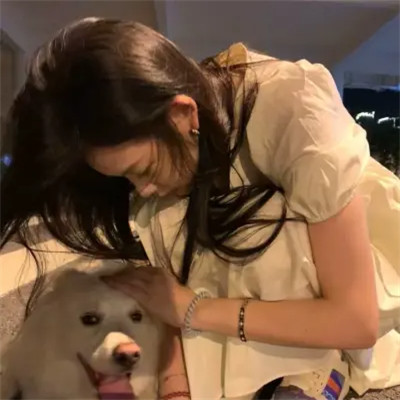 2025爆款头像女真人