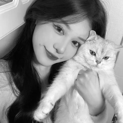 女生黑白微信头像图片