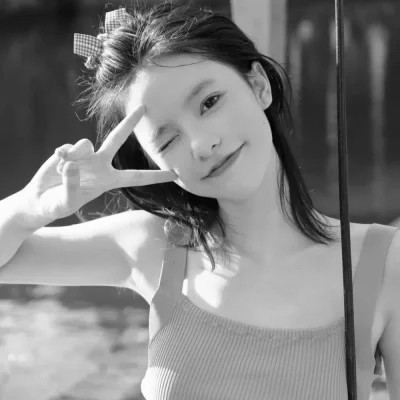 女生黑白微信头像图片