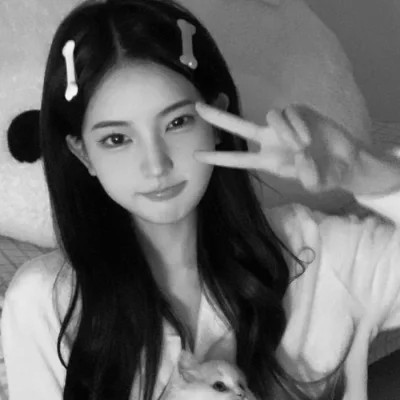 女生黑白微信头像图片
