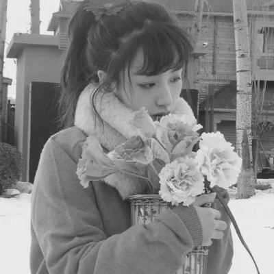 女生黑白微信头像图片