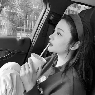 女生黑白微信头像图片