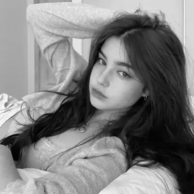女生黑白微信头像图片