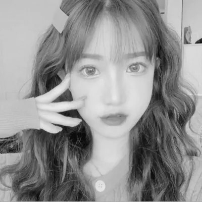 女生黑白微信头像图片