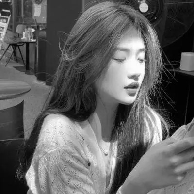女生黑白微信头像图片