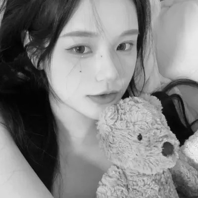 女生黑白微信头像图片