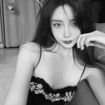女生黑白微信头像图片