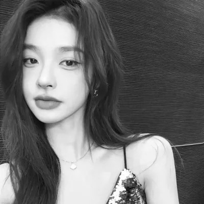 女生黑白微信头像图片