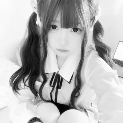 女生黑白微信头像图片