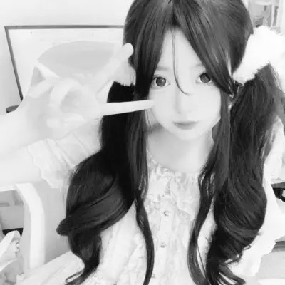 女生黑白微信头像图片