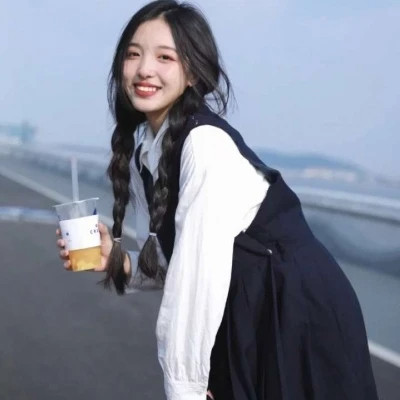 2025永久不换的头像女生