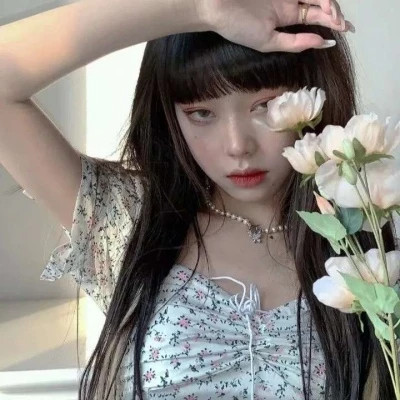 2025永久不换的头像女生