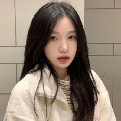 2025永久不换的头像女生