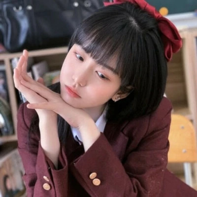 2025永久不换的头像女生