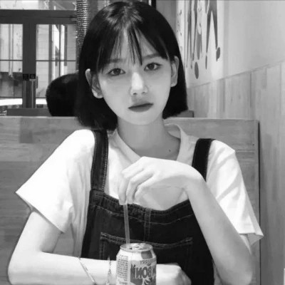 女生微信黑白头像