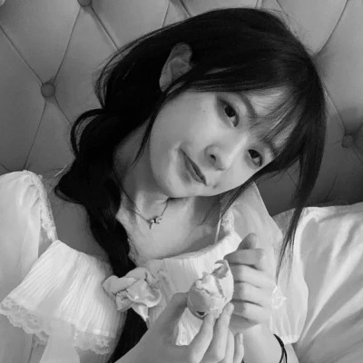 女生微信黑白头像