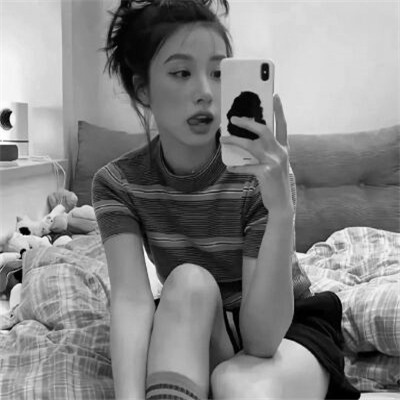 黑白头像女高清无水印真人