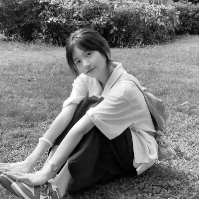 黑白头像女高清无水印真人