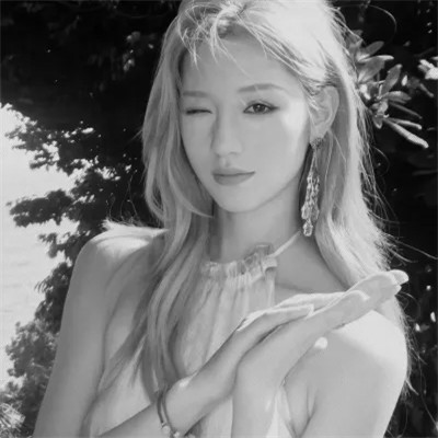 黑白头像女高清无水印真人