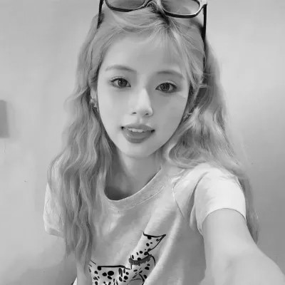 黑白头像女高清无水印真人