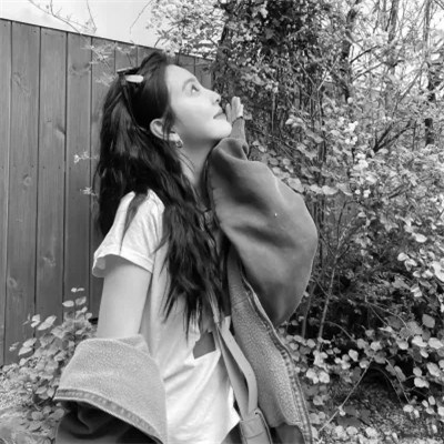 黑白头像女高清无水印真人