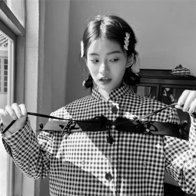 黑白头像女高清无水印真人