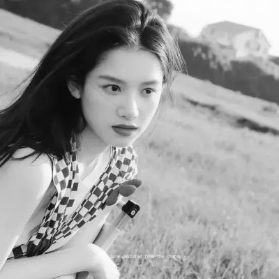 黑白头像女高清无水印真人