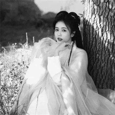 女黑白头像图片真人版