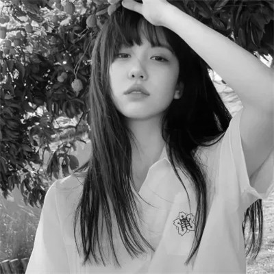 女黑白头像图片真人版