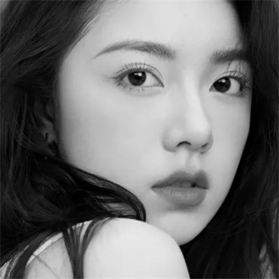 女黑白头像图片真人版