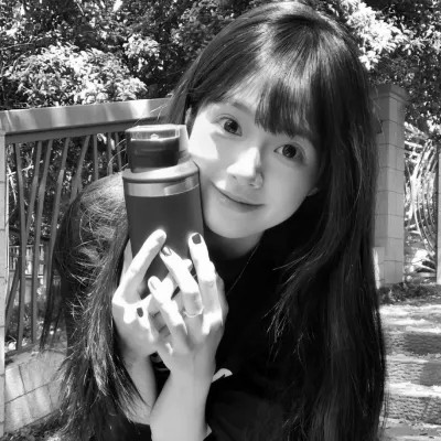女黑白头像图片真人版
