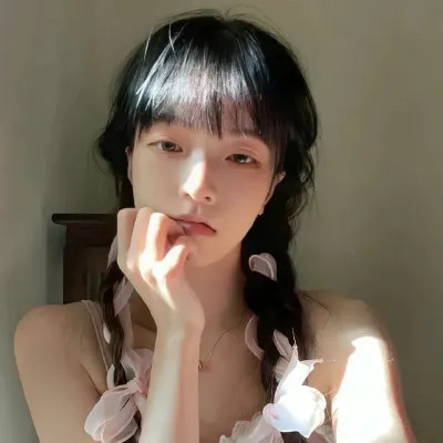 2025最新精致流行女生头像