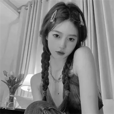 气质女黑白头像真人