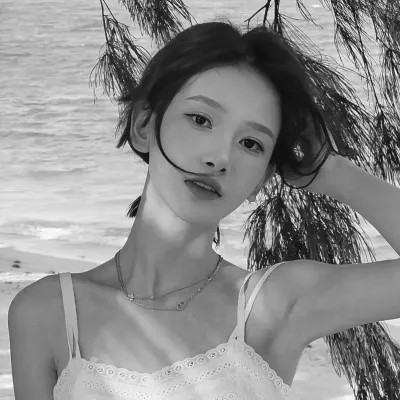 气质女黑白头像真人