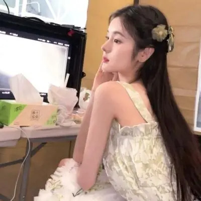 2025女生高级感头像图片