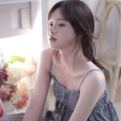 2025女生高级感头像图片