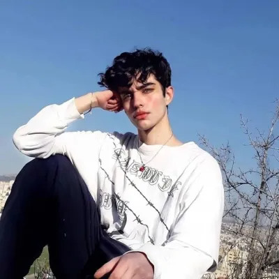 2025男生头像高清真人图片