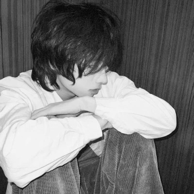 头像冷酷2025最新男生黑白