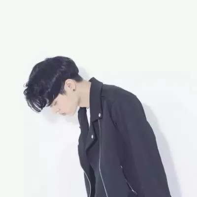 微信情头情侣双人一人一张
