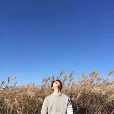 微信情头情侣双人一人一张