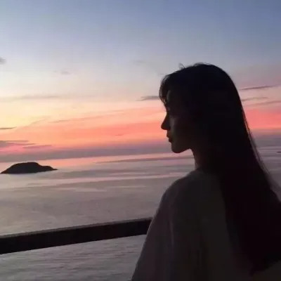 微信情头情侣双人一人一张