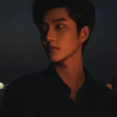 2025真人男生头像冷酷帅气