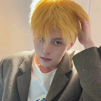 2025真人男生头像冷酷帅气