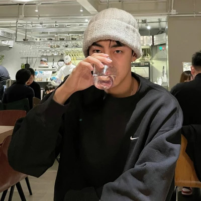 QQ头像男真人2025