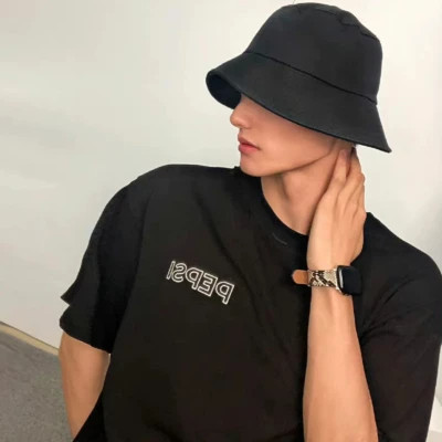 QQ头像男真人2025